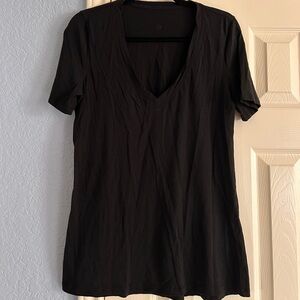 Love V-Neck shirt by lulu